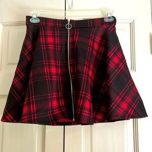 NWTs Hot Topic skirt Size M